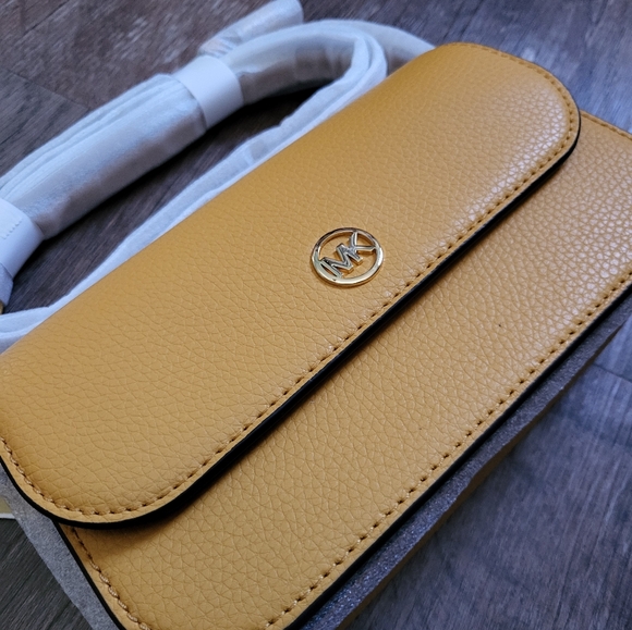 MICHAEL KORS Jet Set Small Flap Crossbody NWT - Picture 12 of 12